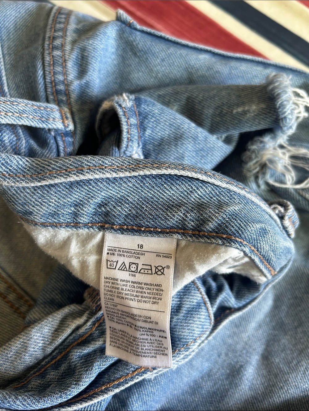Old navy Distressed High-Rise Denim Shorts - Light Blue sz18 - Picture 7 of 10